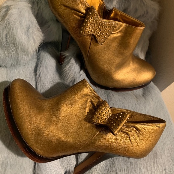 GOLD STUDDED BOW TIE ANKLE BOOT - Picture 2 of 15